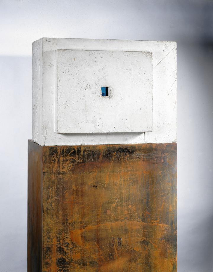 VOSTELL, Wolf. Beton-TV-Paris, concrete and TV, 170 x 81 x 50 cm, 1974