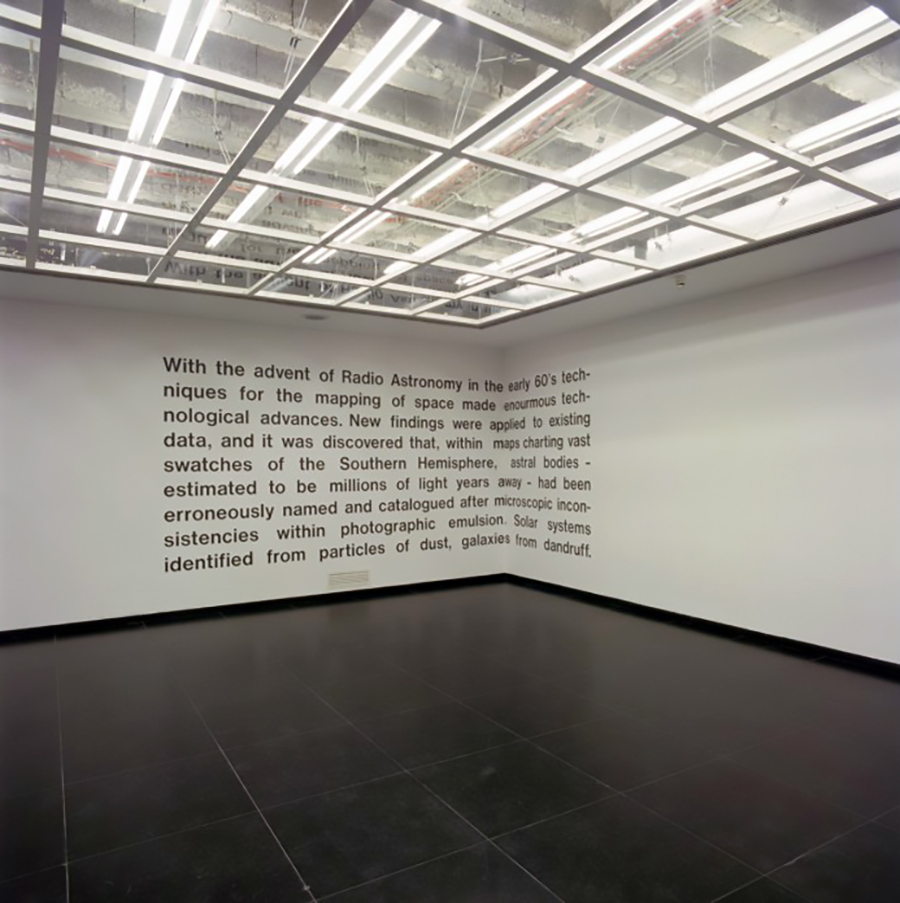 EVANS, Cerith Wyn.&nbsp;With the Advent of Radio Astronomy..., texto em vinil a acompanhar fotografias/vinyl text accompanying photographs, vista de instala&ccedil;&atilde;o/installation view Frankfurter Kunstverein, 2004